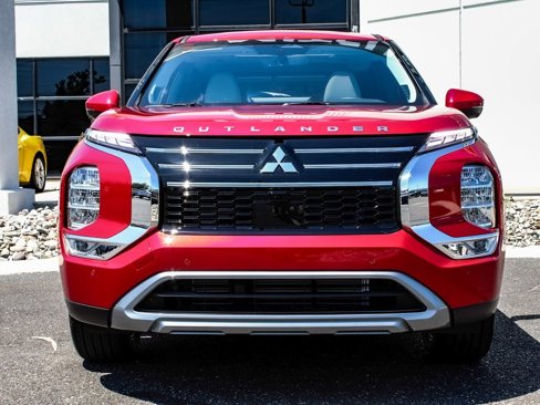 New 2025 Mitsubishi Outlander SE image 2