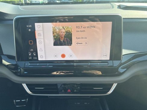 New 2025 Volkswagen Atlas Peak Edition SE image 19