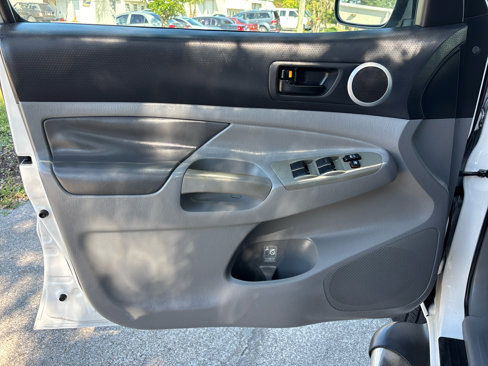 Used 2009 Toyota Tacoma PreRunner image 11