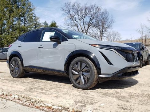 New 2025 Nissan Ariya AWD image 9