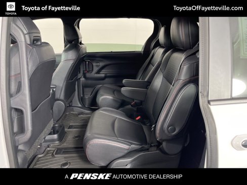Certified 2025 Toyota Sienna XSE image 27