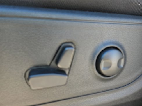 New 2026 RAM 1500 4x4 Crew Cab image 14