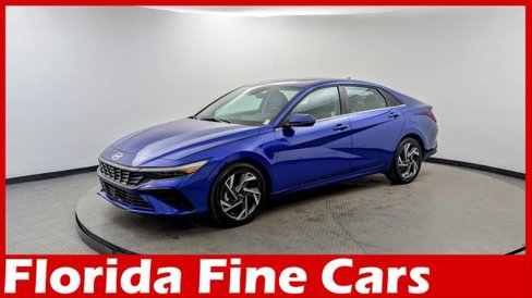 Used 2025 Hyundai Elantra Limited image 1