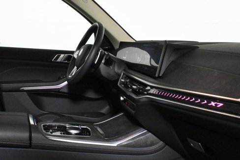 Used 2025 BMW X7 xDrive40i w/ Premium Package image 35