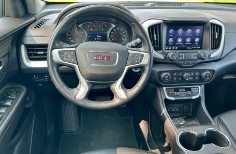 Used 2024 GMC Terrain SLT image 21