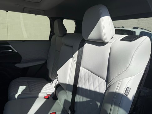 New 2025 Mitsubishi Outlander SEL image 24