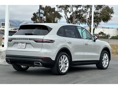 Used 2022 Porsche Cayenne image 4