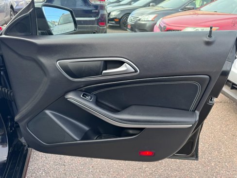 Used 2015 Mercedes-Benz CLA 250 image 17