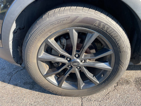 Used 2017 Ford Explorer XLT w/ Equipment Group 202A image 10