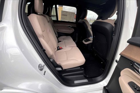 New 2026 Volvo XC90 B6 Plus w/ Protection Package Premier image 27