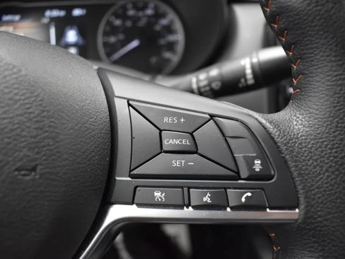 Used 2024 Nissan Versa SR image 21