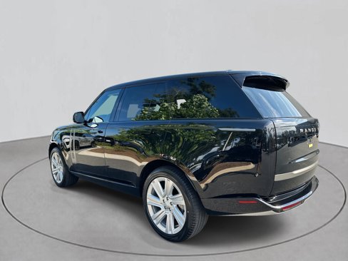 Used 2023 Land Rover Range Rover SE image 3