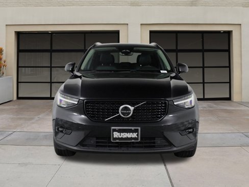 Certified 2025 Volvo XC40 B5 Plus image 6