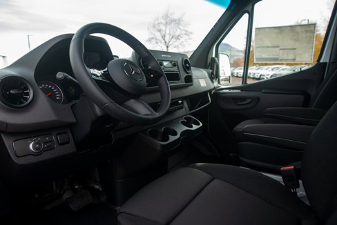 Used 2025 Mercedes-Benz Sprinter 2500 image 30