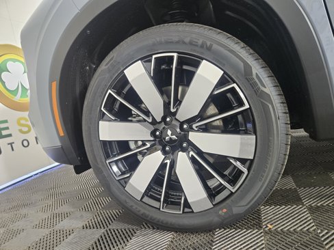 New 2025 Mitsubishi Outlander SE image 34