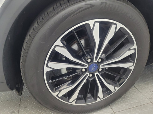 Used 2022 Ford Escape SE w/ SE Sport Appearance Package image 31