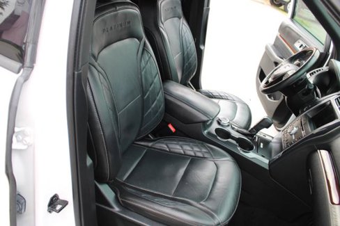 Used 2018 Ford Explorer Platinum image 18