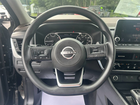 Used 2023 Nissan Rogue S image 14