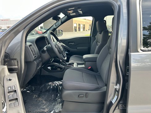 Used 2023 Nissan Frontier SV w/ Midnight Edition Package image 11
