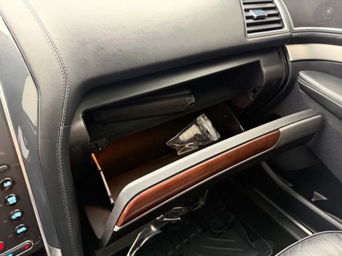 Used 2019 Ford Explorer Platinum image 34