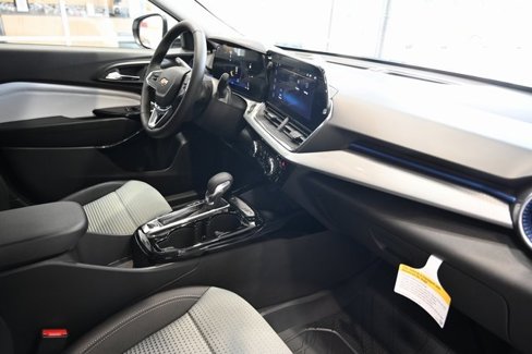New 2025 Chevrolet Trax LT w/ Driver Confidence Package image 13