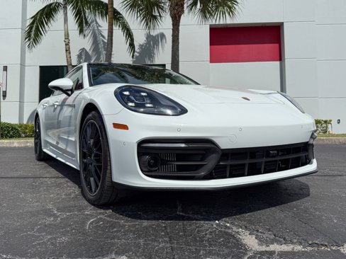 Used 2023 Porsche Panamera 4 w/ Premium Package image 5