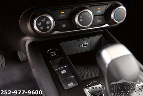 Used 2025 Nissan Kicks S image 20