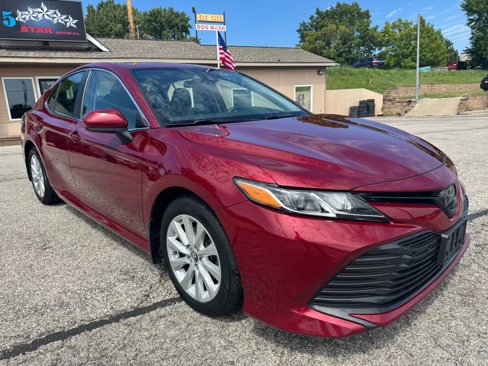 Used 2019 Toyota Camry LE image 1
