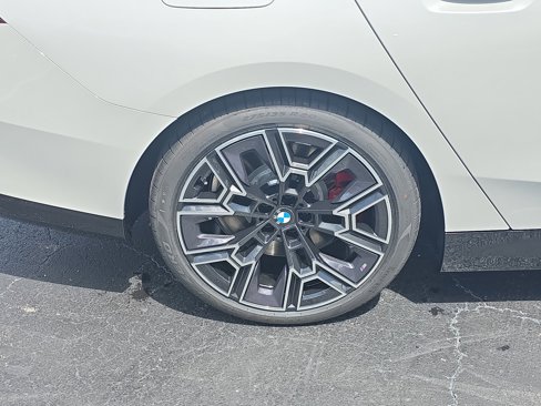 New 2026 BMW 550e xDrive w/ Executive Package image 7