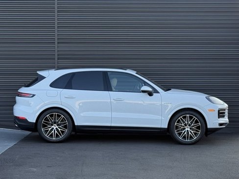 New 2025 Porsche Cayenne E-Hybrid image 8
