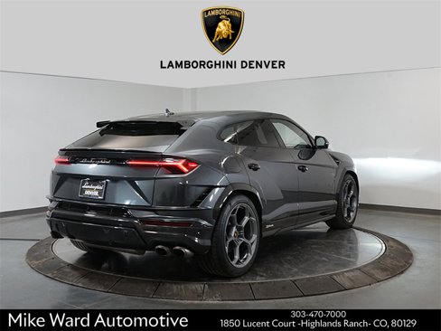 Used 2023 Lamborghini Urus Performante image 3