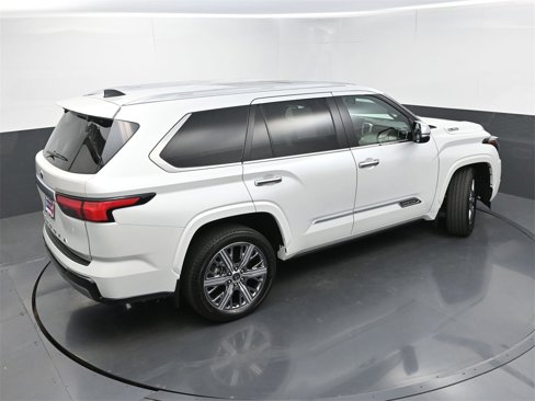 Used 2024 Toyota Sequoia Capstone image 40