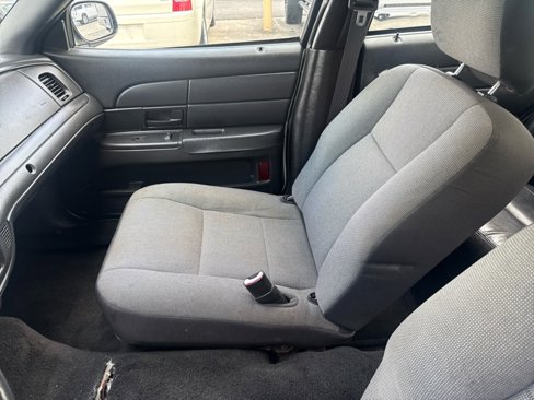 Used 2011 Ford Crown Victoria Police Interceptor image 13