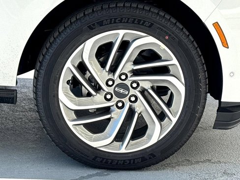 New 2025 Lincoln Navigator Reserve image 7