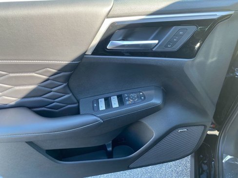 New 2025 Mitsubishi Outlander SEL image 11