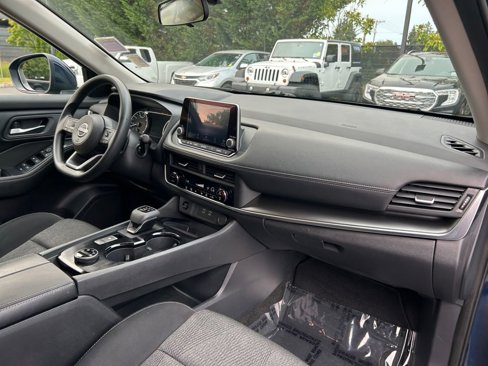 Used 2024 Nissan Rogue SV image 26