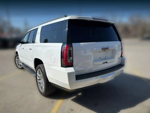 Used 2019 GMC Yukon XL SLT w/ Open Road Package image 5