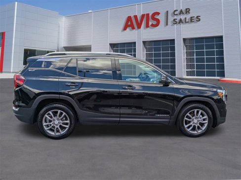 Used 2024 GMC Terrain SLT image 5