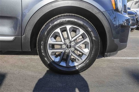 Used 2024 Kia Telluride LX image 12