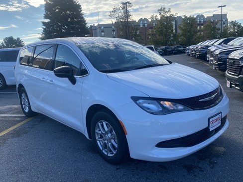 New 2026 Chrysler Voyager LX image 2
