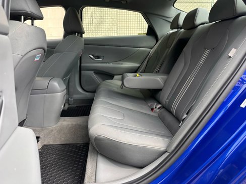 Used 2025 Hyundai Elantra SEL image 20