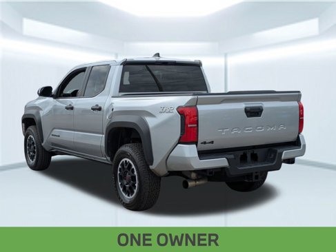 Used 2024 Toyota Tacoma TRD Off-Road image 4