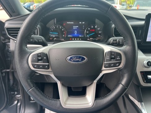 Used 2022 Ford Explorer XLT w/ Equipment Group 202A image 27