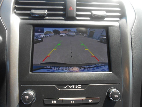 Used 2019 Ford Fusion SE image 10