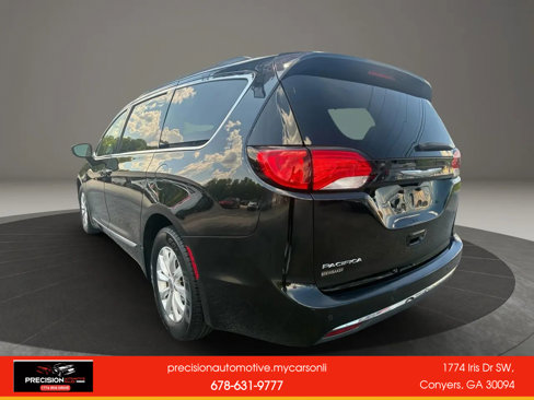 Used 2017 Chrysler Pacifica Touring-L image 9