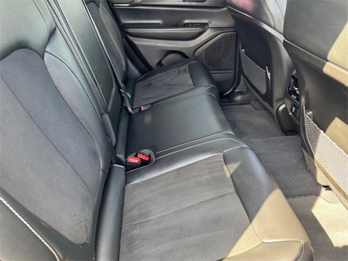 Used 2023 Jeep Grand Cherokee Altitude image 14