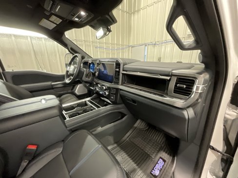 Used 2025 Ford F350 Platinum image 13