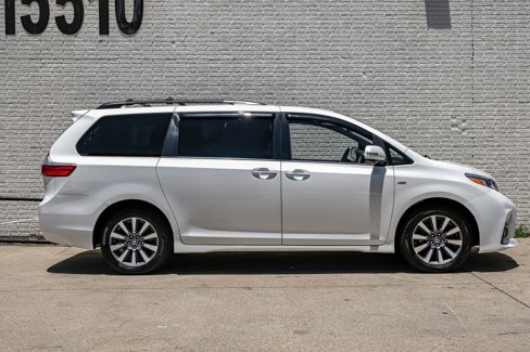 Used 2020 Toyota Sienna Limited Premium image 7