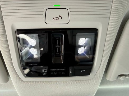 Used 2025 Volkswagen ID. Buzz 1st Edition image 24