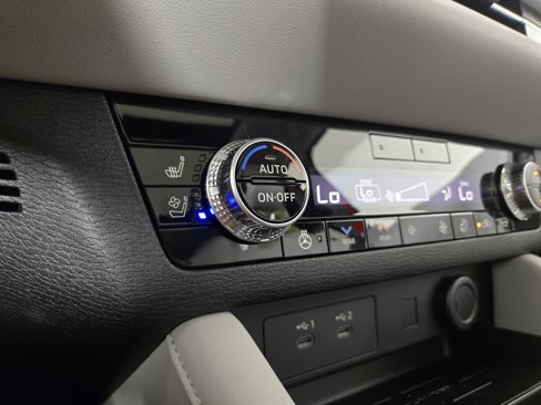 New 2025 Mitsubishi Outlander SEL image 27